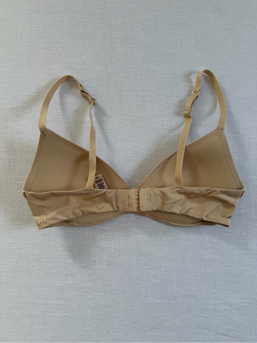 SKIMS Wireless Push Up Bra - Picture 2 of 5
